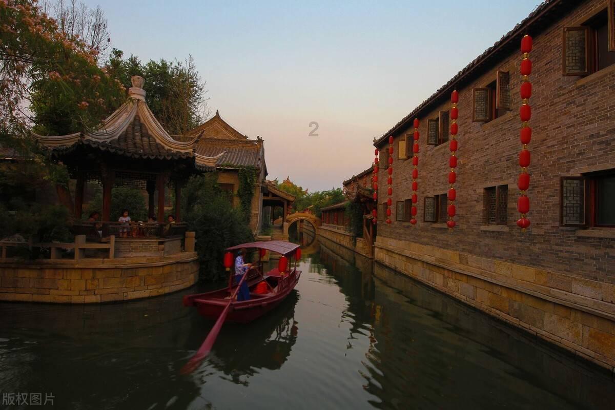 迷路的可爱女宝宝